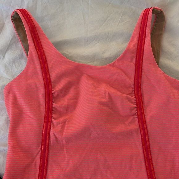 Lululemon tops - Picture 3 of 4